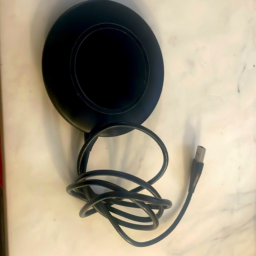 Insignia Qi Wireless phone  Charging Pad